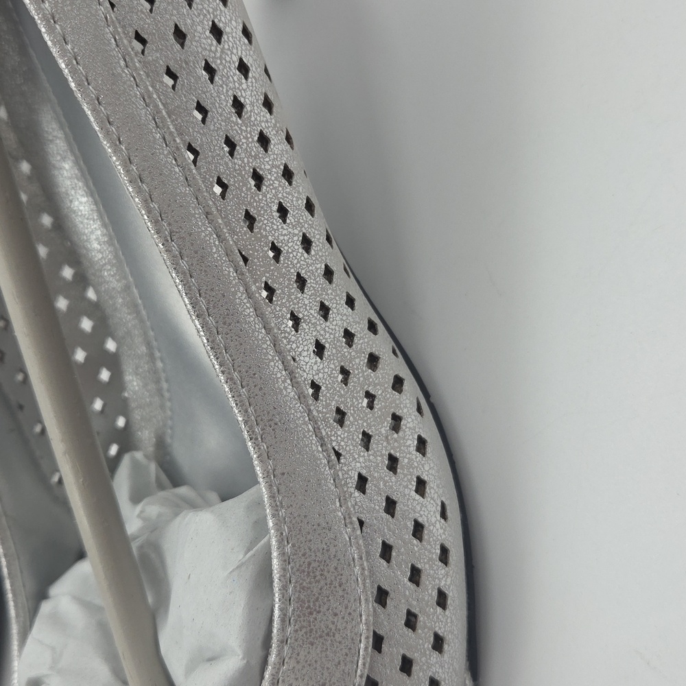 Easy Street Women's Ansen Silver Kitten Heels - Picture 10 of 16